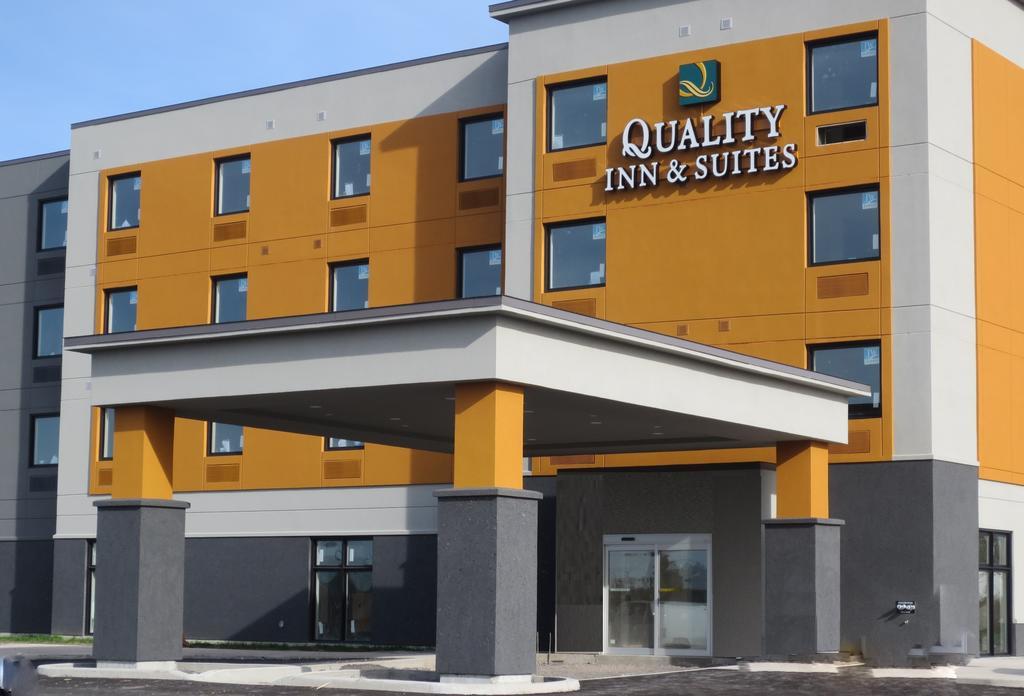 Quality Inn & Suites Kingston Exteriör bild